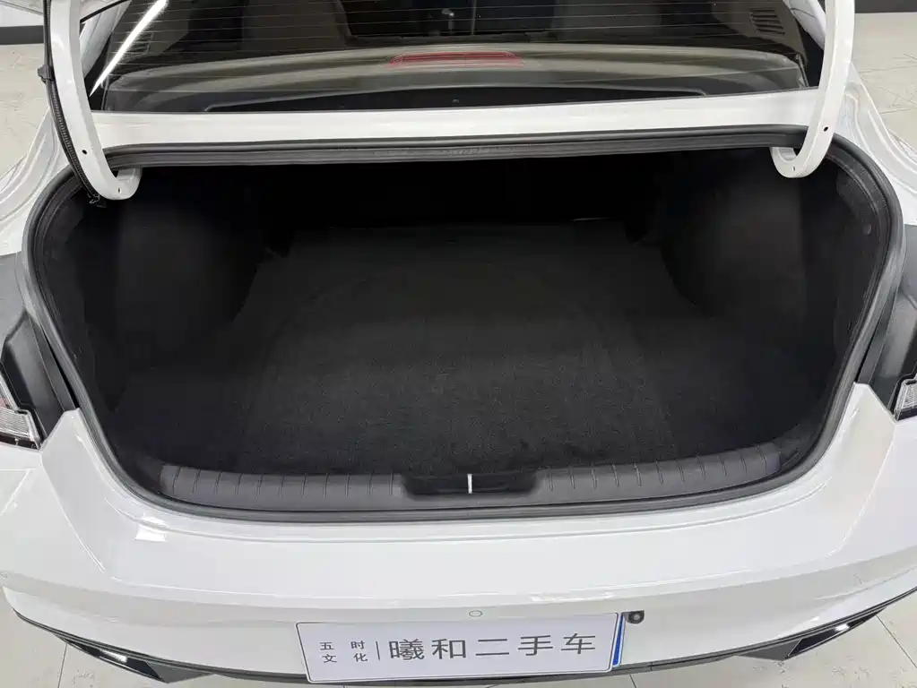 Hyundai Elantra фото 8