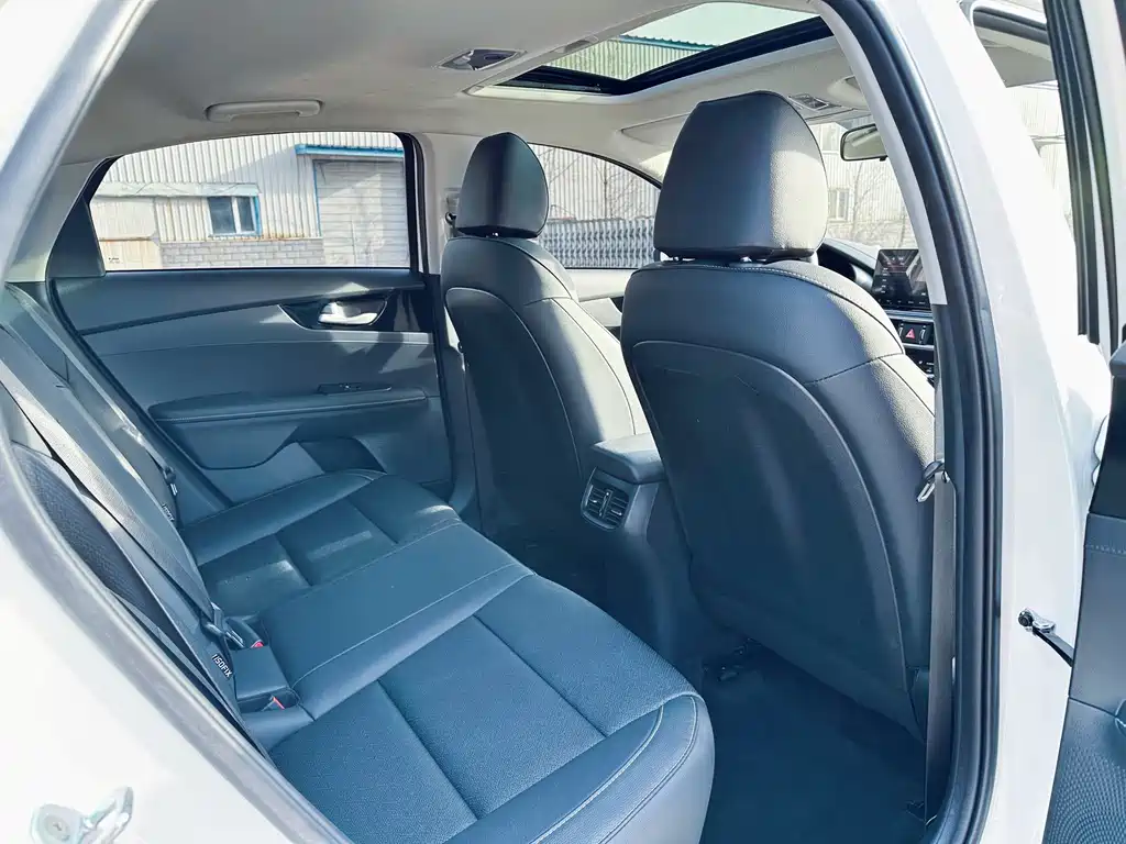 Kia K3 фото 9