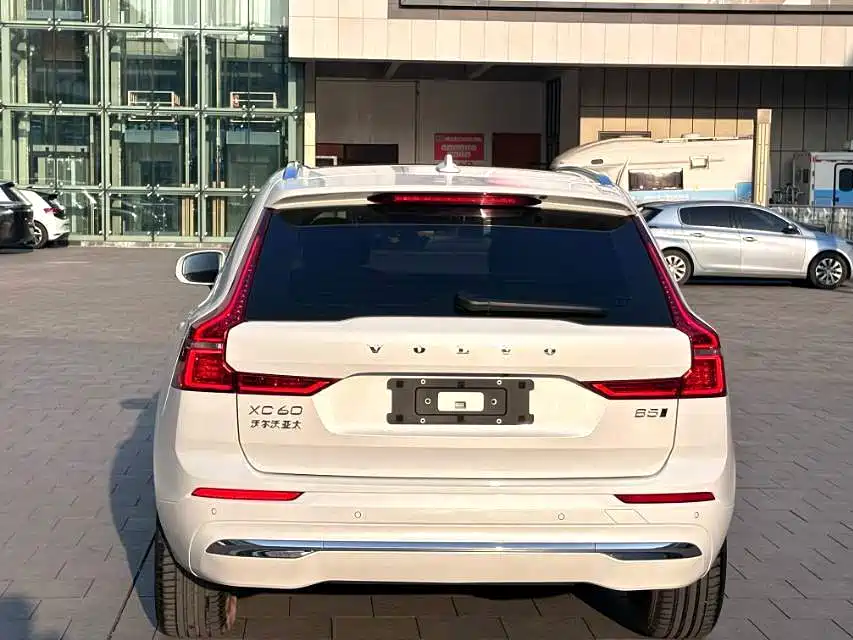 Volvo XC60 фото 9