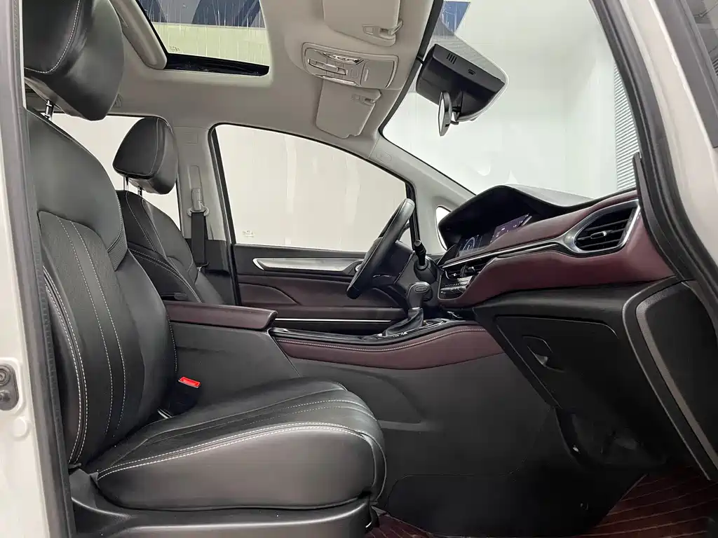 GAC Trumpchi M6 фото 12