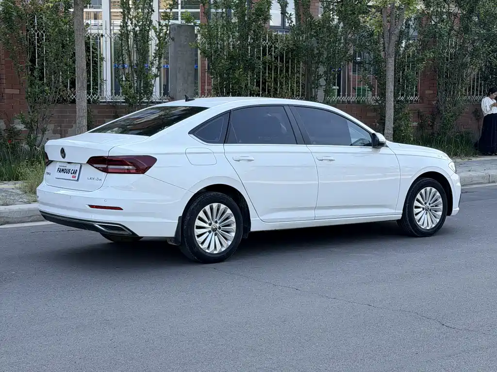 Volkswagen Lavida фото 4