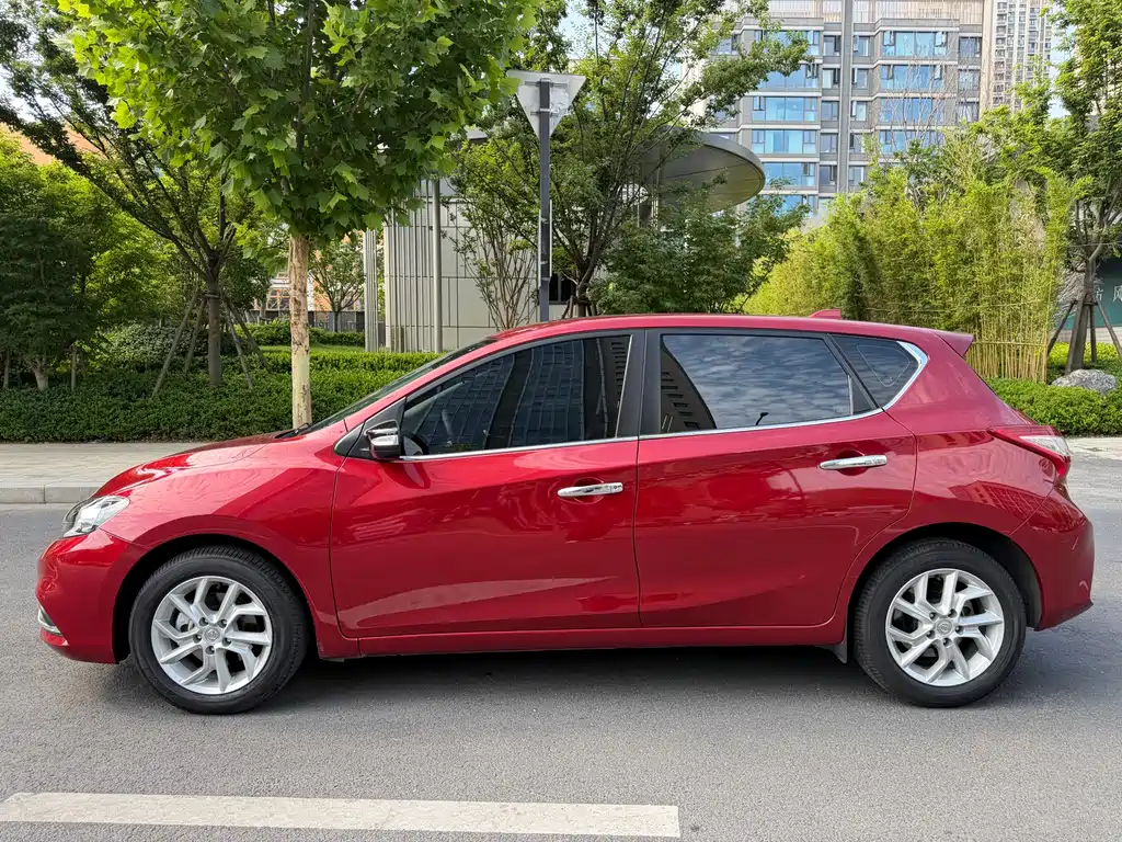 Nissan TIIDA фото 7