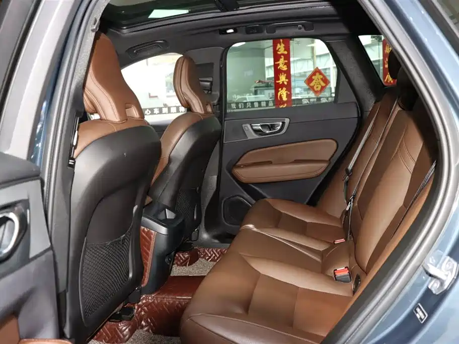 Volvo XC60 фото 11