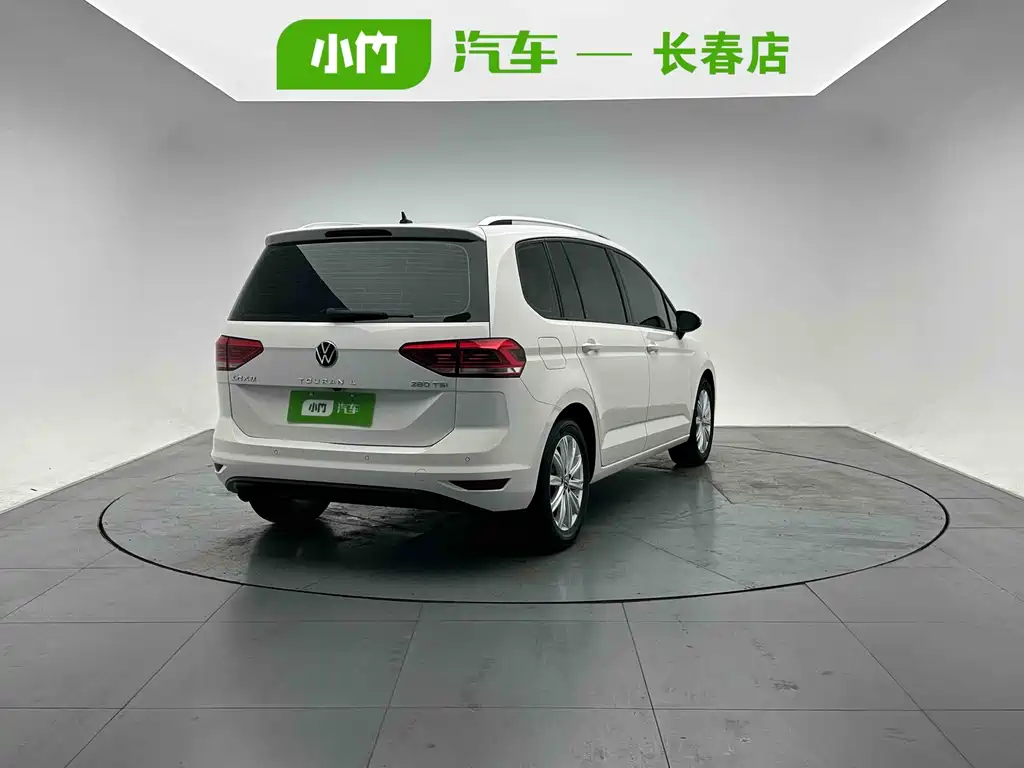 Volkswagen Touran фото 6