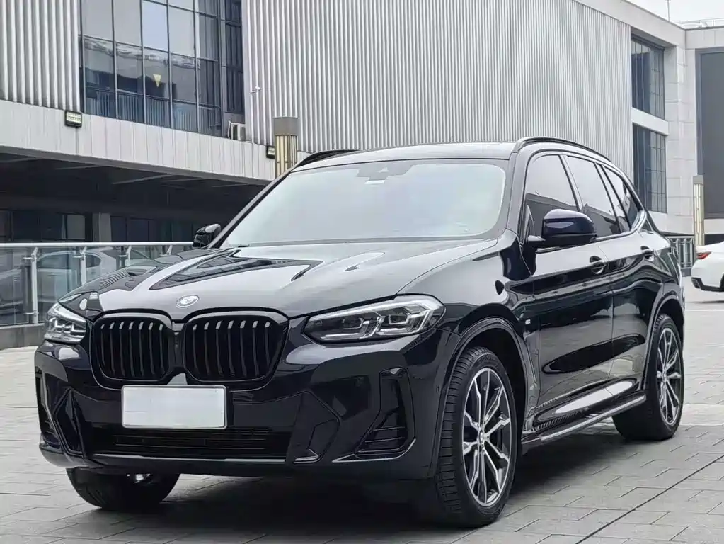 BMW X3 2023 — фото автомобиля