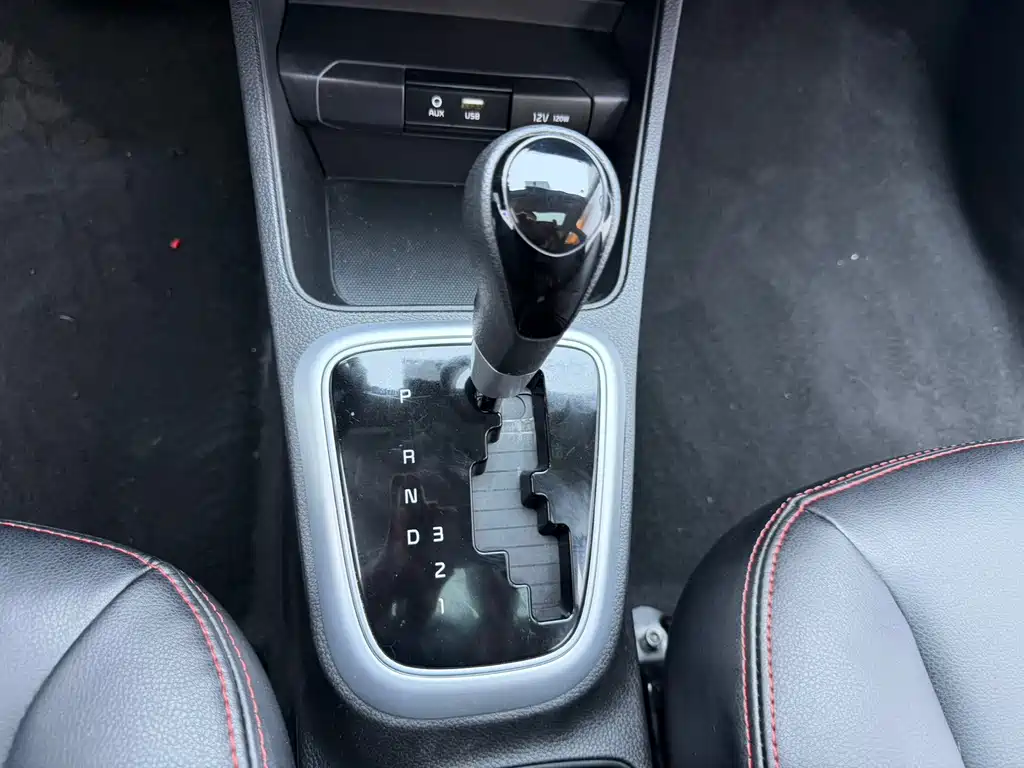 Kia Pegas фото 11