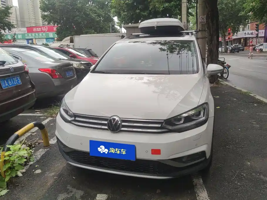 Volkswagen Touran фото 2