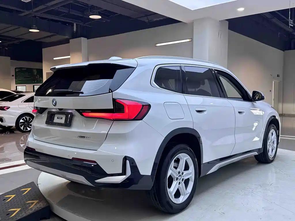 BMW X1 фото 8
