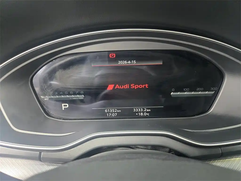 Audi Q5L Sportback фото 10