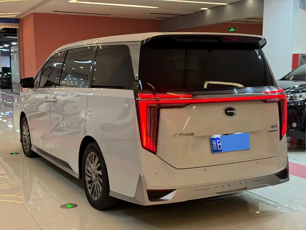 GAC Trumpchi M8 фото 5