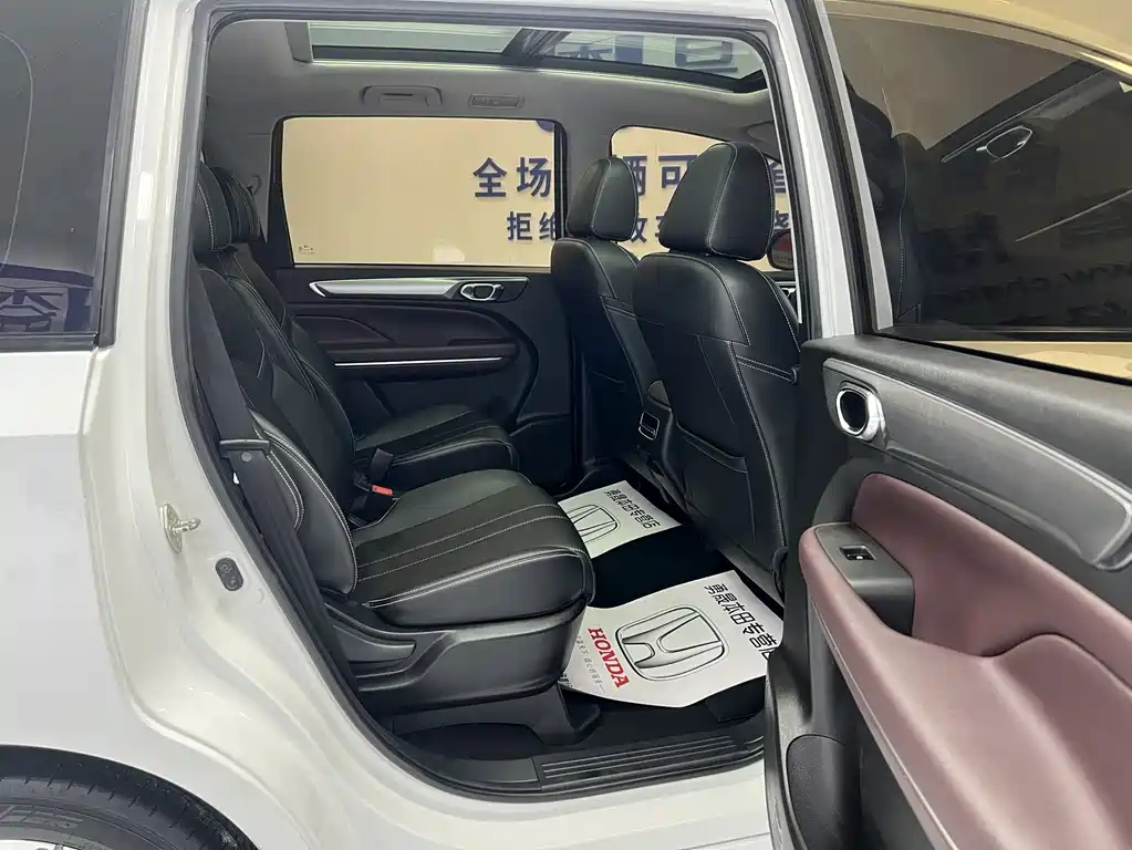 GAC Trumpchi M6 фото 10