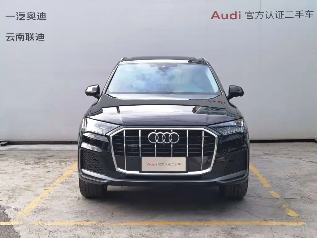 Audi Q7 фото 3