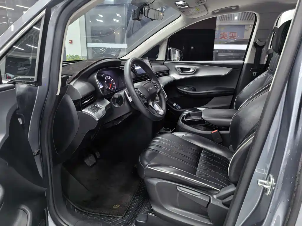 Roewe iMAX8 фото 7