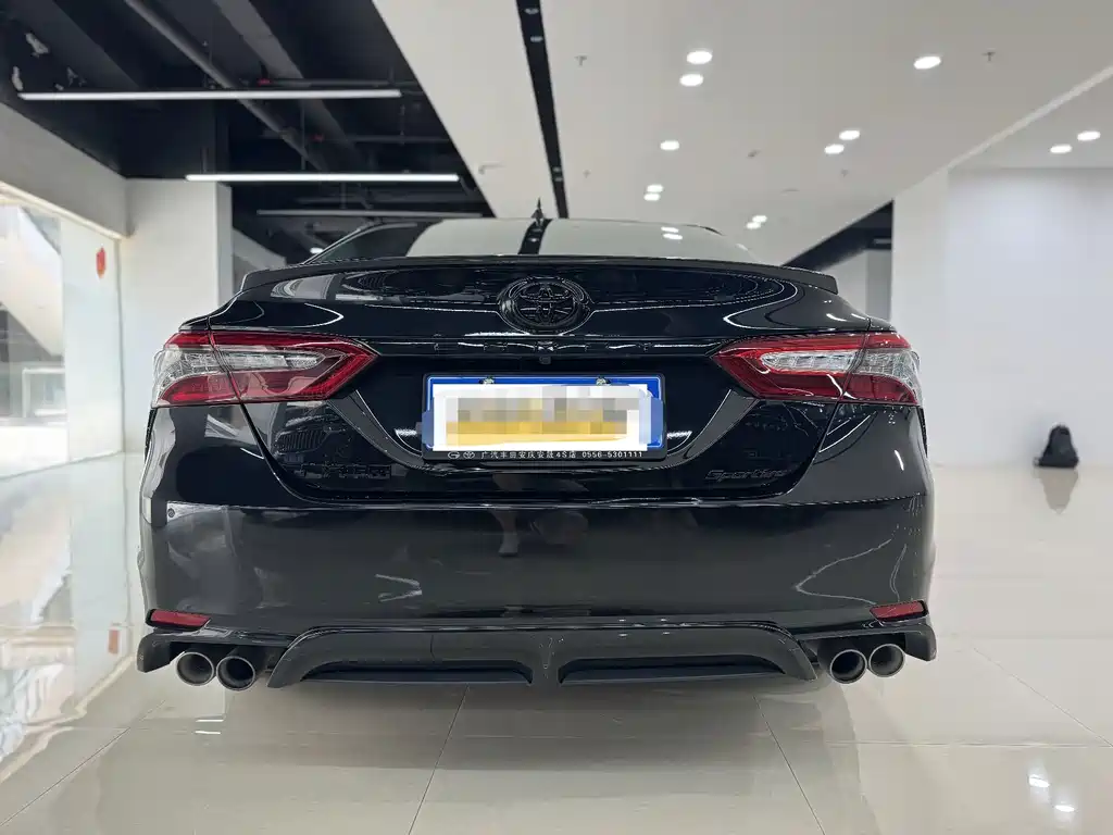 Toyota Camry фото 5