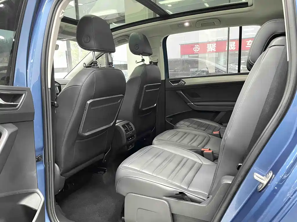 Volkswagen Touran фото 10