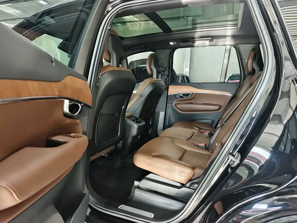 Volvo XC90 фото 11