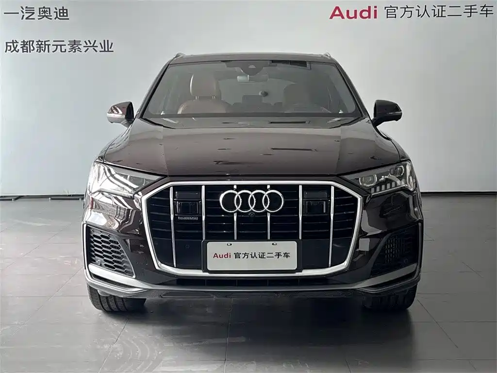 Audi Q7 фото 2