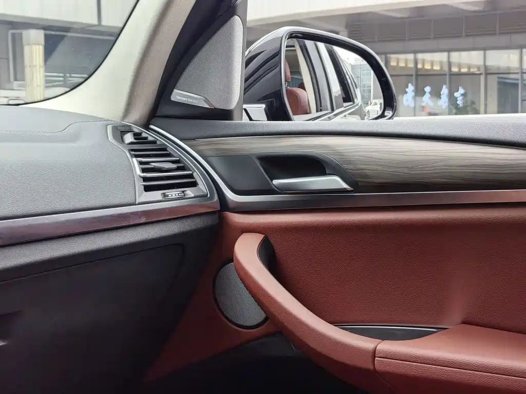 BMW X3 фото 11