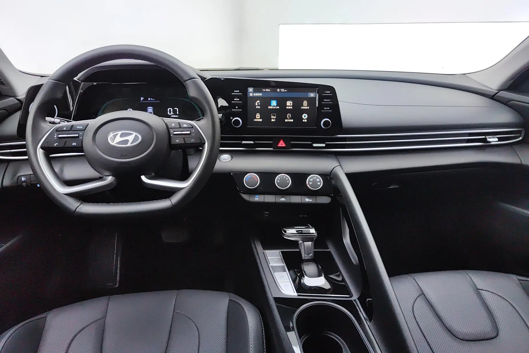 Hyundai Elantra 1.5L CVT фото 2