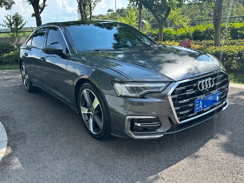 Audi A6L фото 3