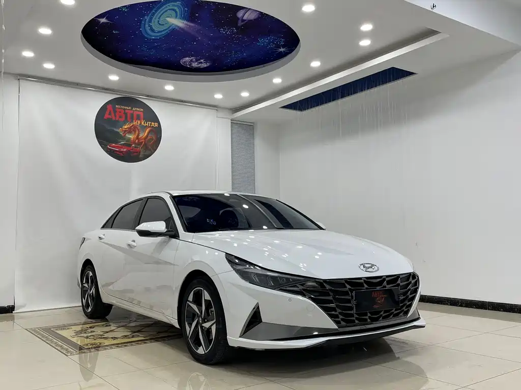 Hyundai Elantra фото 3