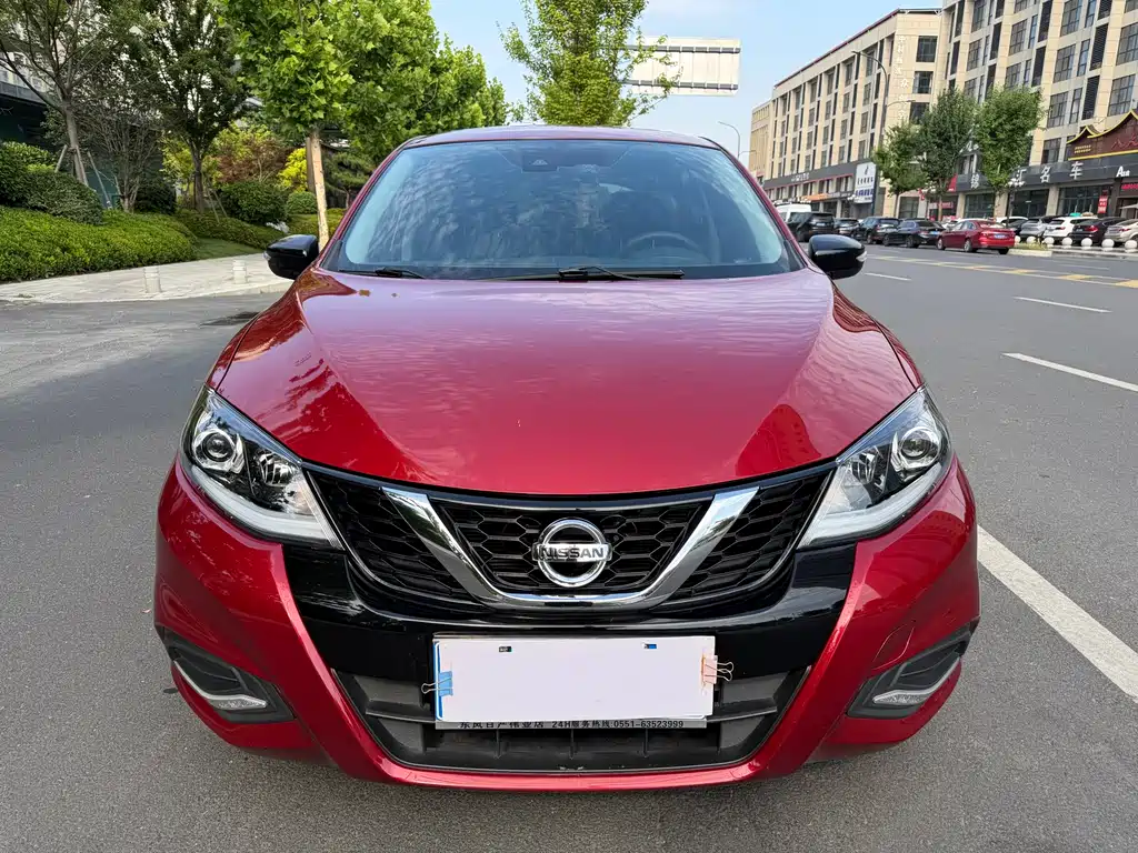 Nissan TIIDA фото 2