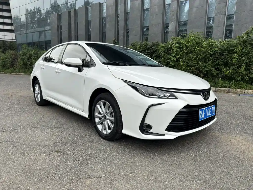 Toyota Corolla фото 3