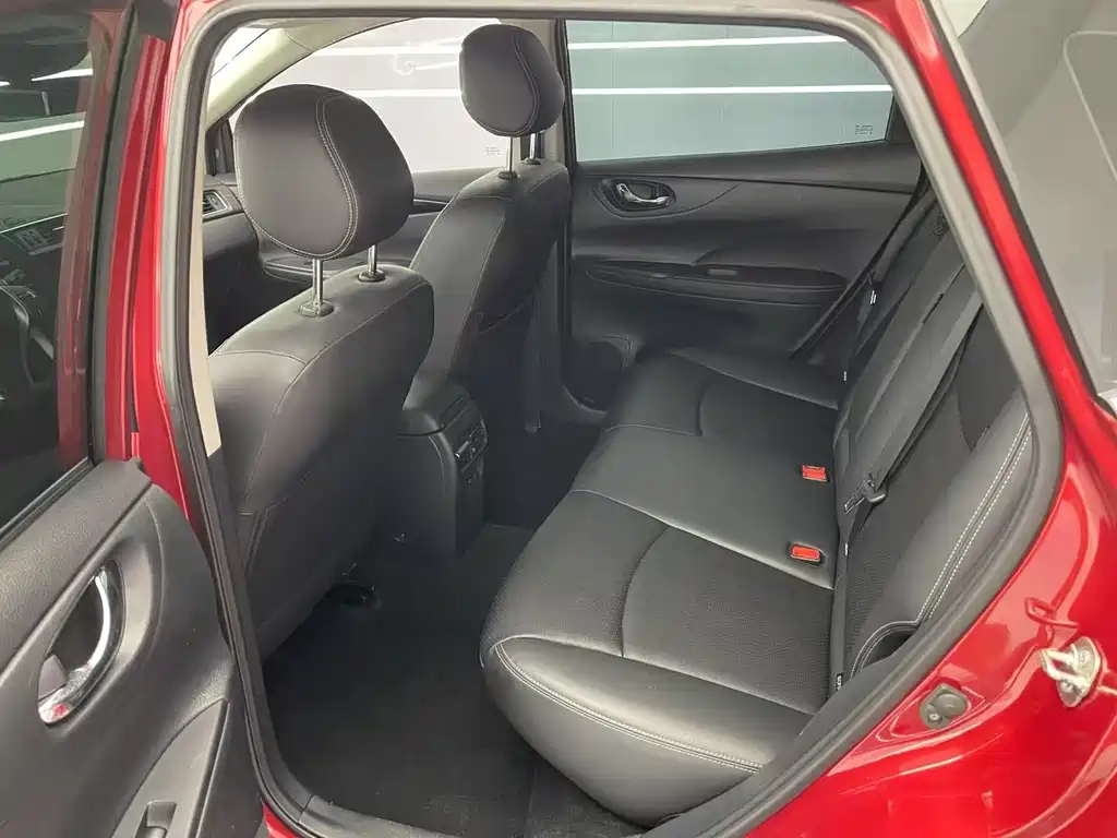 Nissan TIIDA фото 5