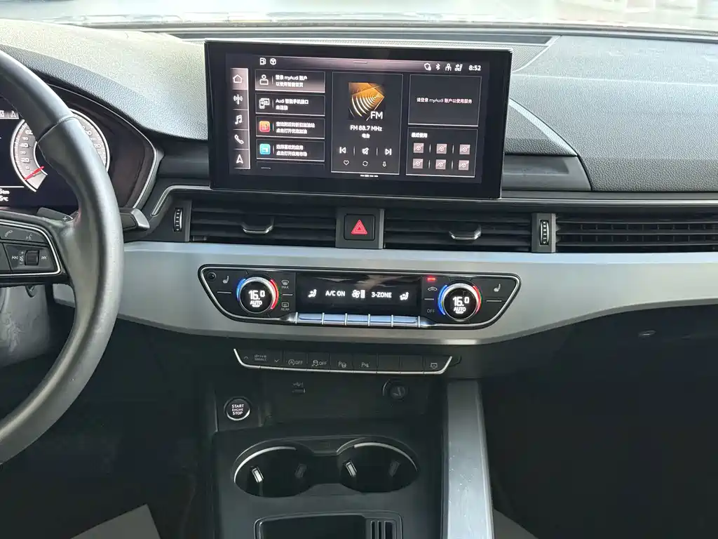 Audi A4L фото 11