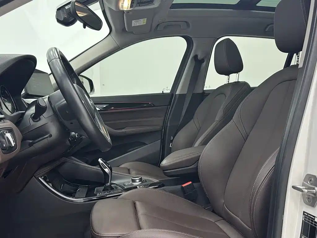 BMW X1 фото 7