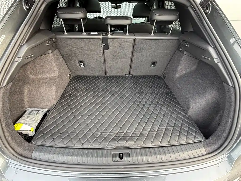 Audi Q3 фото 8