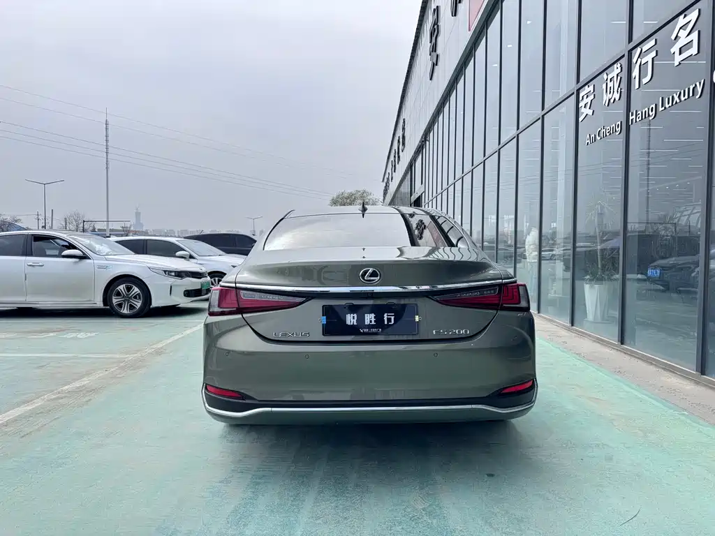 Lexus ES фото 6