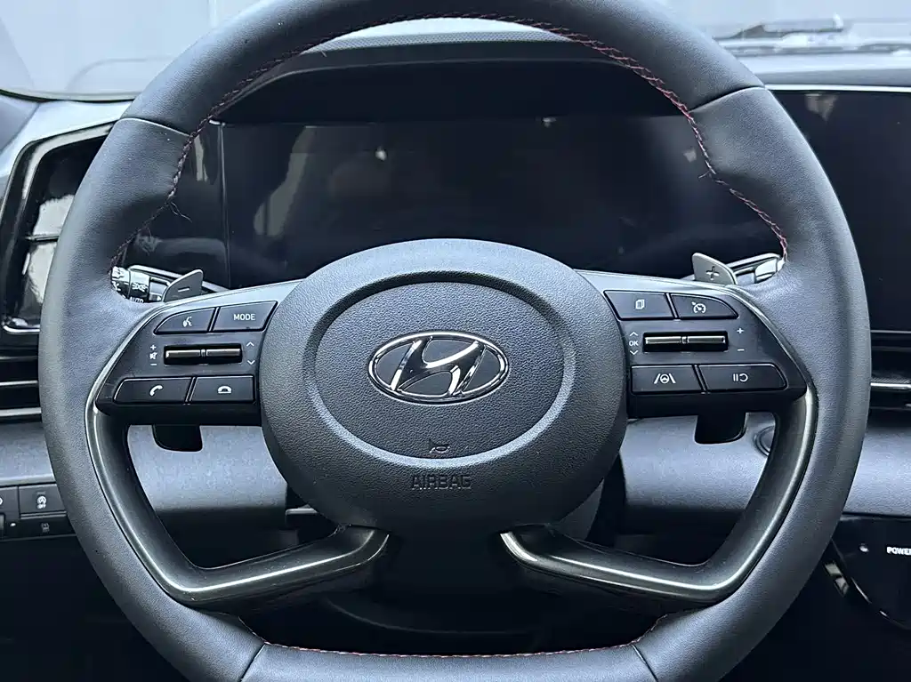 Hyundai Elantra фото 12