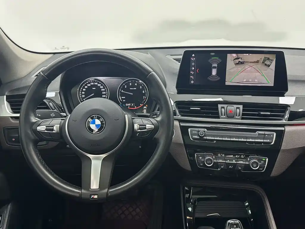 BMW X1 фото 12