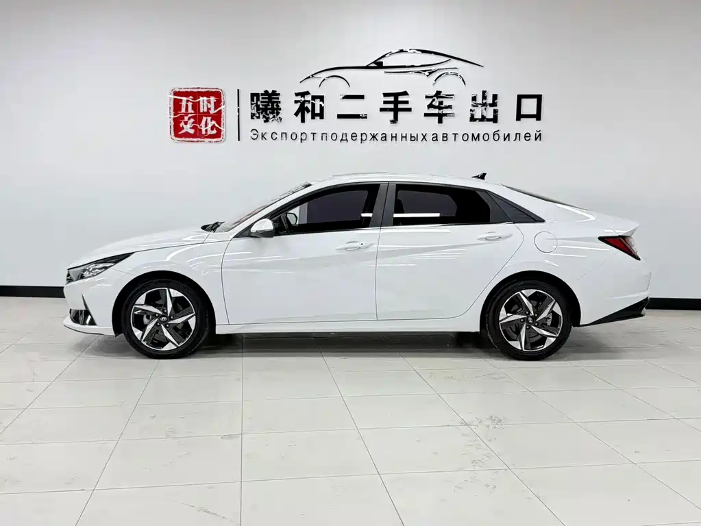 Hyundai Elantra фото 7