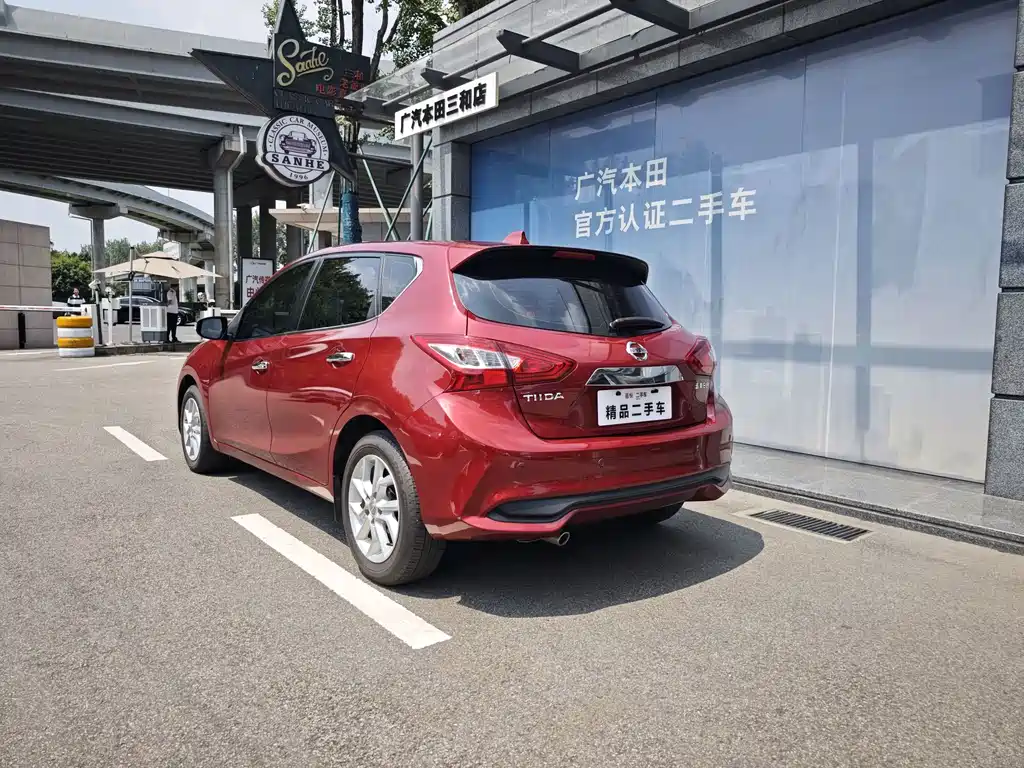Nissan TIIDA фото 5