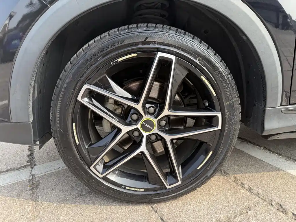 Roewe RX5 фото 10