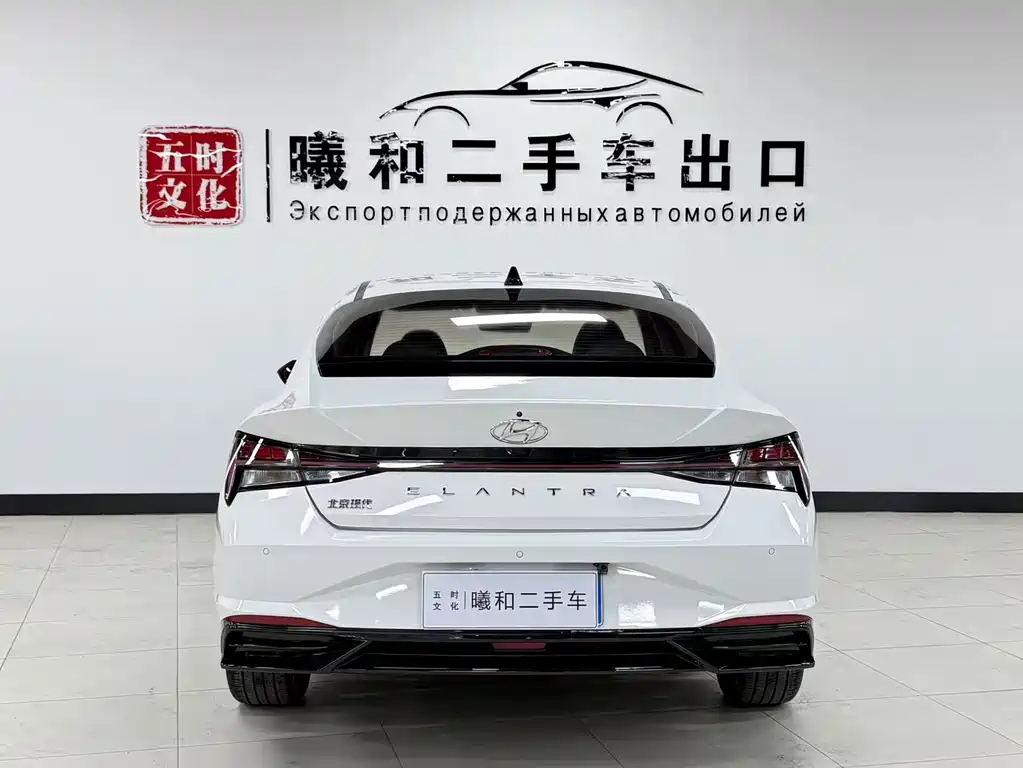 Hyundai Elantra фото 5