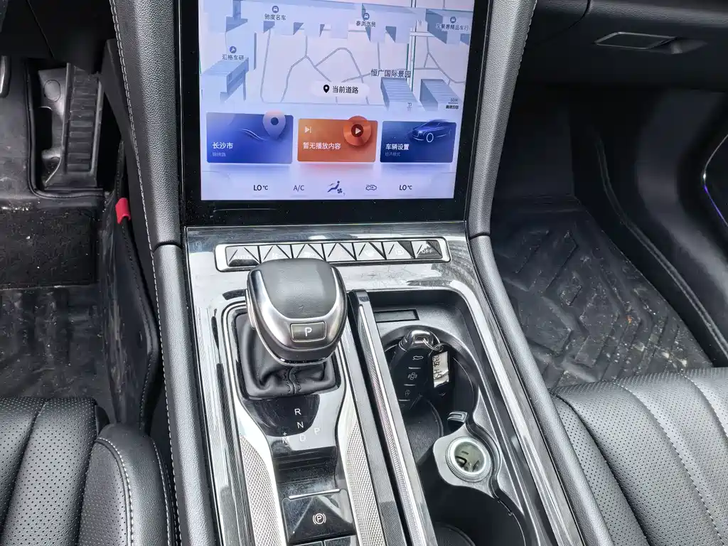Hongqi H5 фото 6