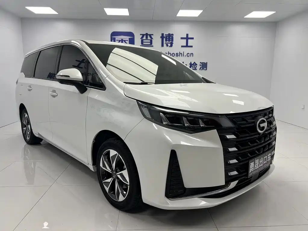 GAC Trumpchi M6 фото 3
