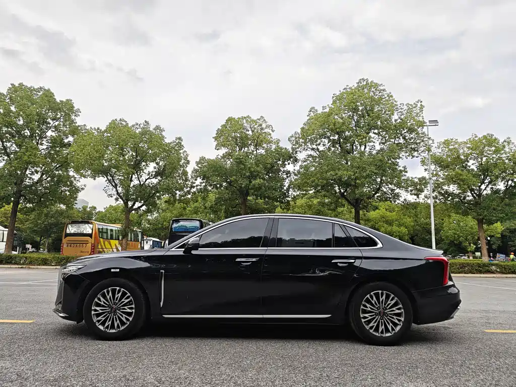 Hongqi H5 фото 4