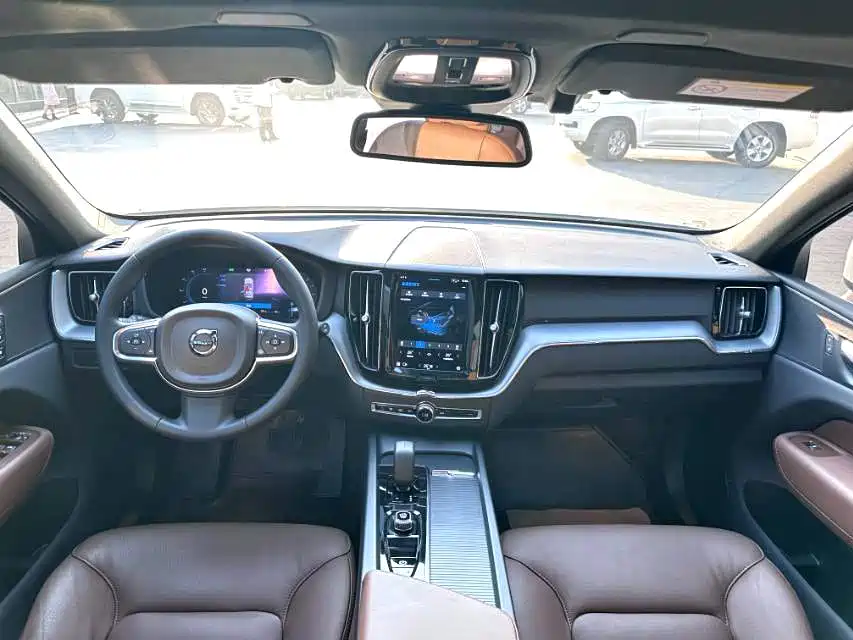 Volvo XC60 фото 6
