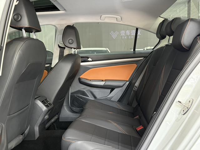 Volkswagen 200TSI DSG Enjoyable фото 4