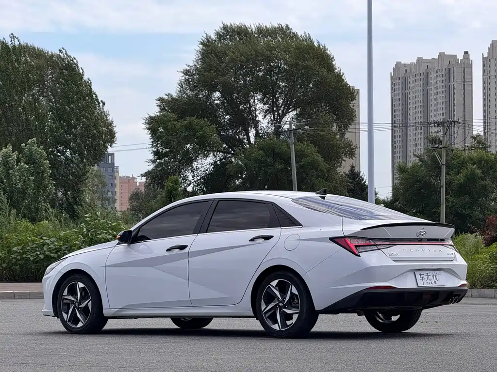 Hyundai Elantra фото 6