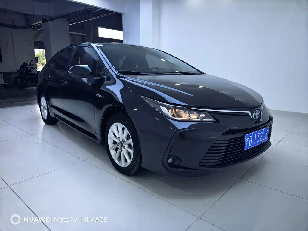 Toyota Corolla фото 2
