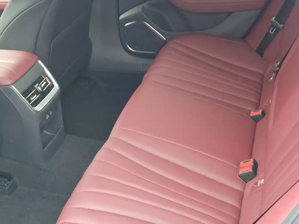 Hongqi H5 фото 9
