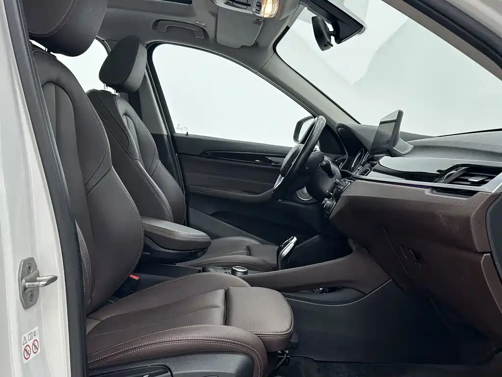 BMW X1 фото 8