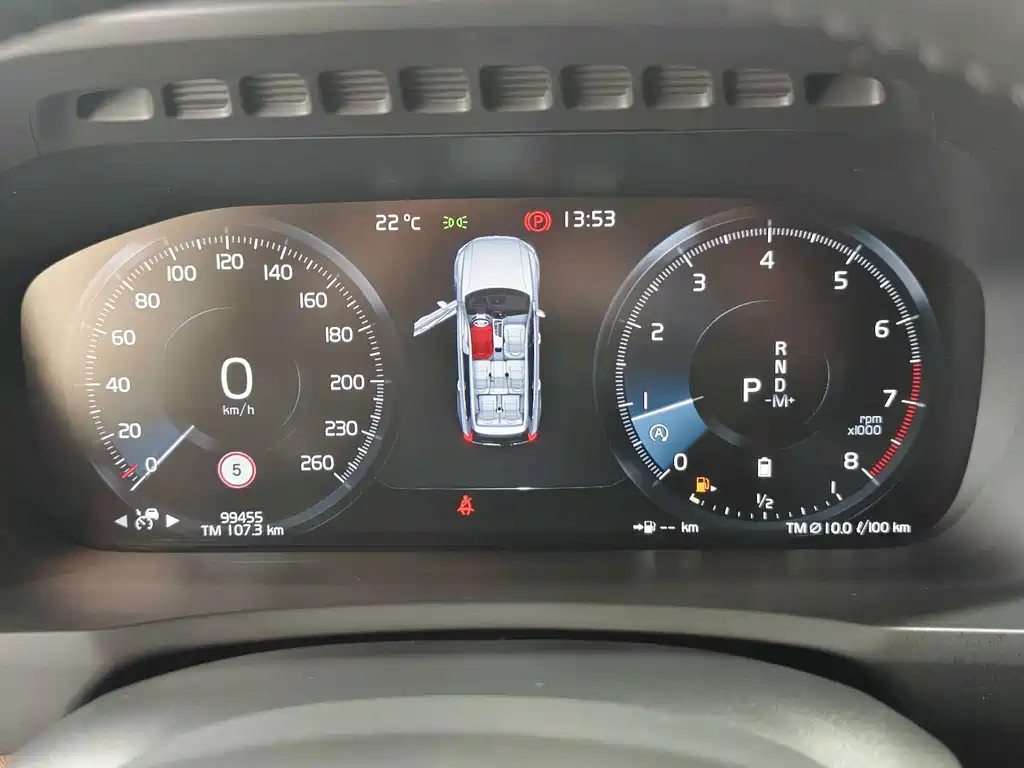 Volvo XC90 фото 9