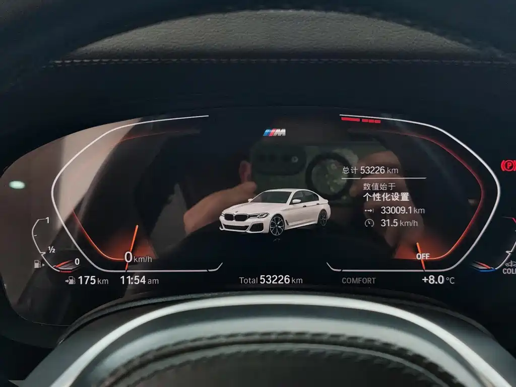 BMW 5 Series фото 12