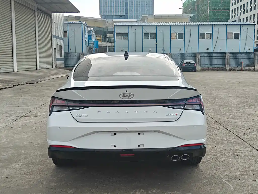 Hyundai Elantra фото 6